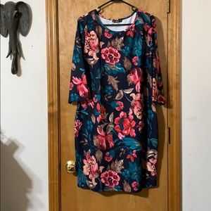 Cute 3/4- length sleeve dress